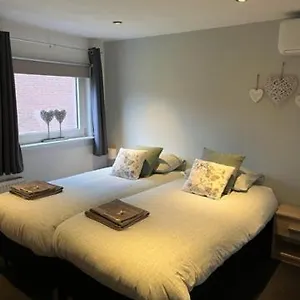 https://jaguars-residence.ihotelsrotterdam.com